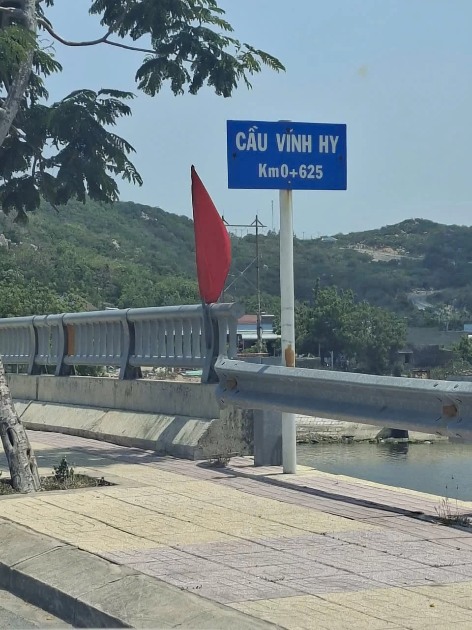 THUÊ XE GA THÁP CHÀM ĐI VĨNH HY