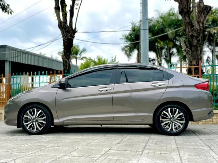 Xe 4 chỗ Nha Trang đi Vĩnh Hy