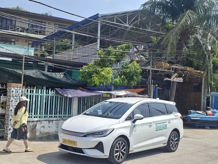 Xe 4 chỗ Nha Trang đi Vĩnh Hy