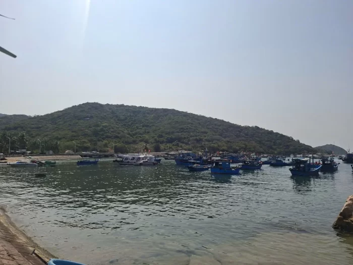 Thuê xe hợp đồng ga tàu Phan Rang đi Vĩnh Hy