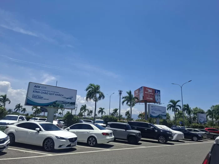 Cần 4 Chỗ Xe Sân Bay Đi Vĩnh Hy