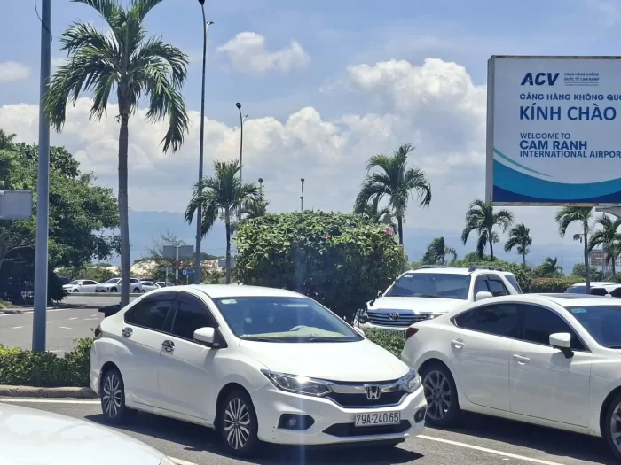 Thuê Xe Sân Bay Đi Amanoi