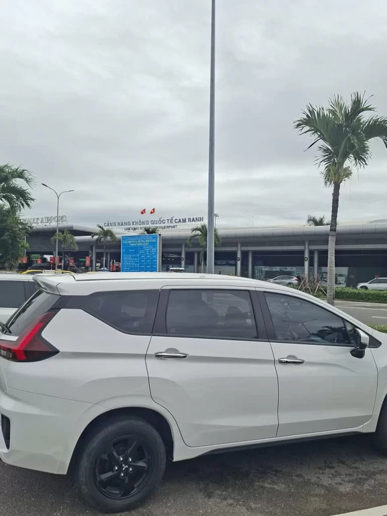 Xe sân bay về Vĩnh Hy giá rẻ