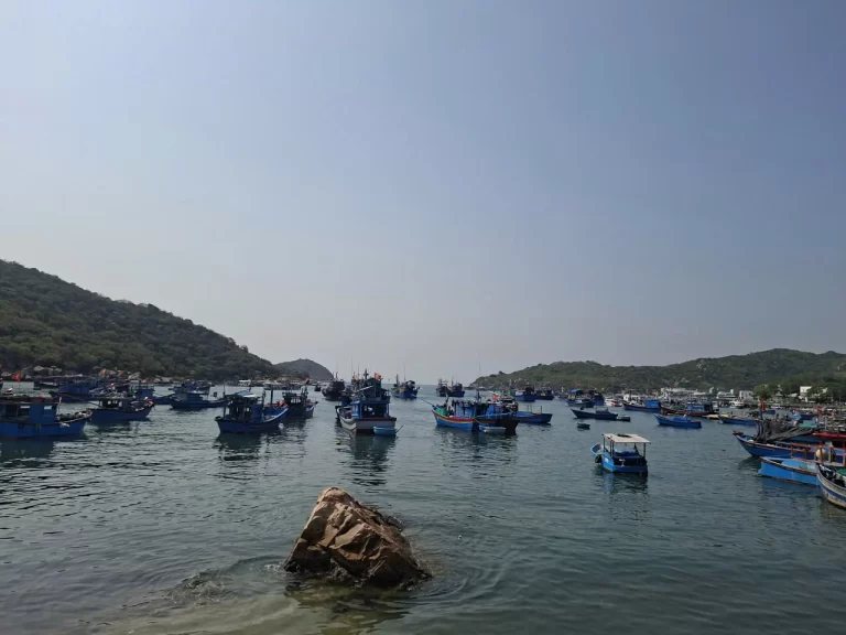 Thuê xe Phan Rang đi Hang Rái Vĩnh Hy