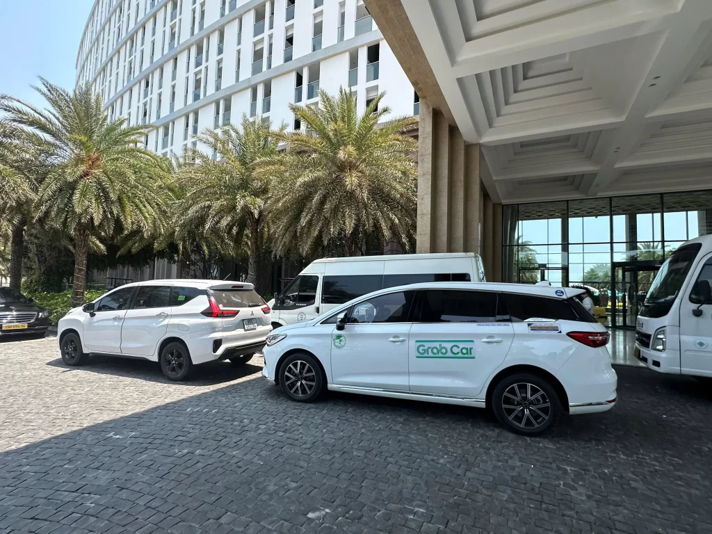 Thuê taxi sân bay đi biển Vĩnh Hy