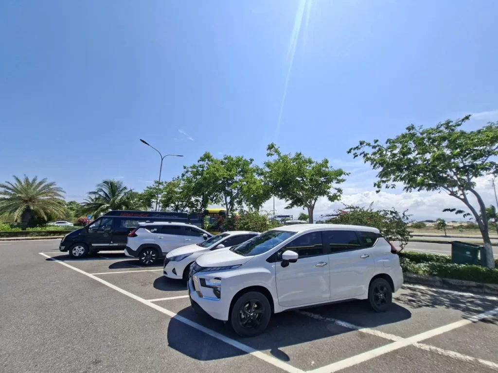 Thuê xe sân bay đi Vĩnh Hy uy tín