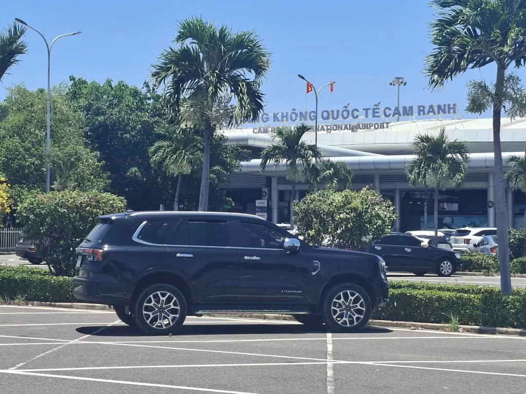 Thuê Xe Sân Bay Đi Amanoi